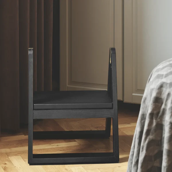 Reech stool design C.F. Moller Architecs voor Gejst