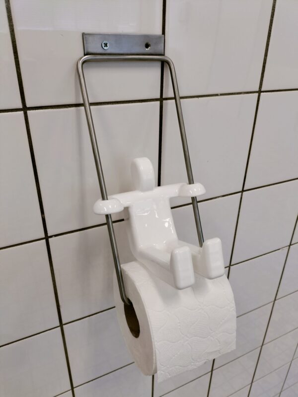 Tumble toiletrolhouder design Tomas Schats